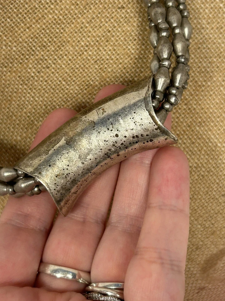 Collar llamativo Mon Bijou firmado diseñador peltre plateado con múltiples cuentas Foto 3 de 4