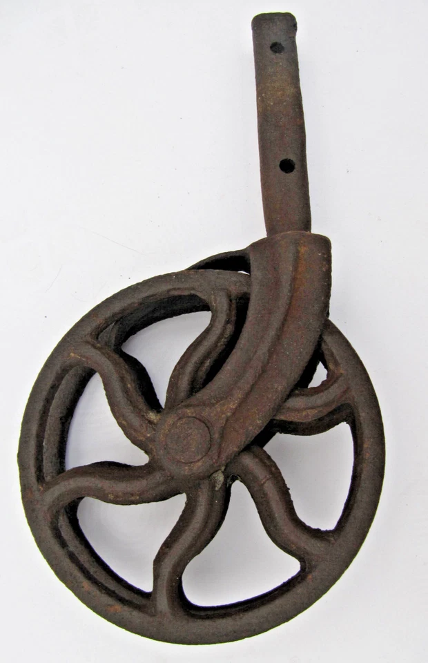 Ancienne roue double en font matériel agricole - Photo 2/4