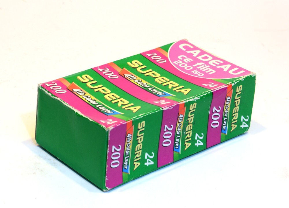 FujiFilm Superia 200 Asa boite 3 films de 24 poses juillet 2003 négatif couleur pour boîtier 35mm