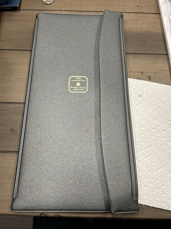 Coin/Money Binder Royal Canadian Mint Millenium Souvenir Binder 1999-2000