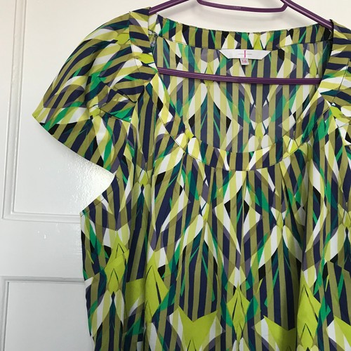 Jasper Conran Green Blouse Size 16 Top Short Sleeve Round Neck Satin Geometric - Picture 2 of 7