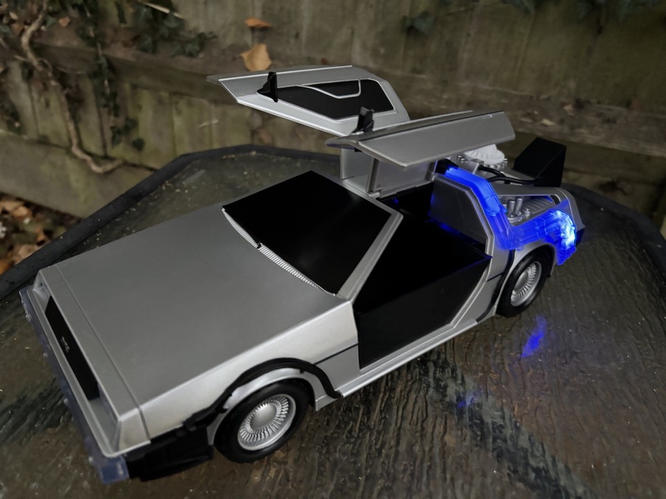 Light Up Back To The Future 2 OUTATIME DeLorean Popcorn Bucket IN Hand ...