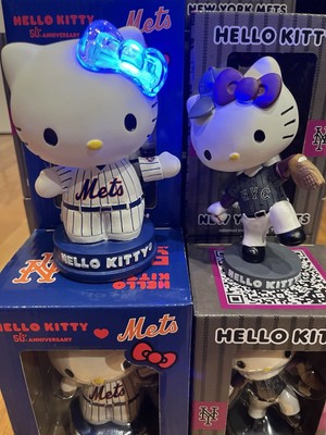 New York Mets SGA 2024 + 2025 Japan Hello Kitty Bobblehead Lmtd