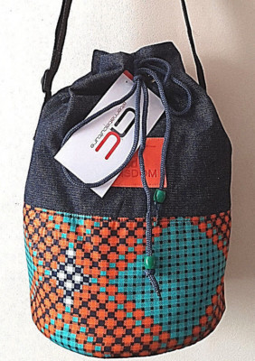 Damenhandtasche afrikanischer AsoOke Stoff und blauer Denim ethnischer Kordelzug Tasche