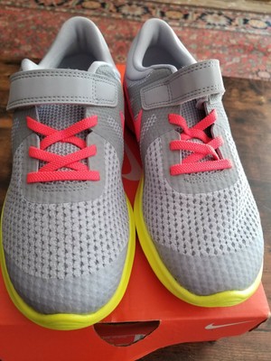 nike revolution 4 fade youth