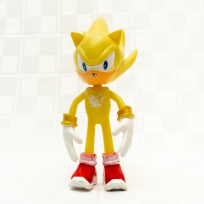 Super Sonic The Hedgehog 5.5  Action Figure Sega Jazwares Yellow