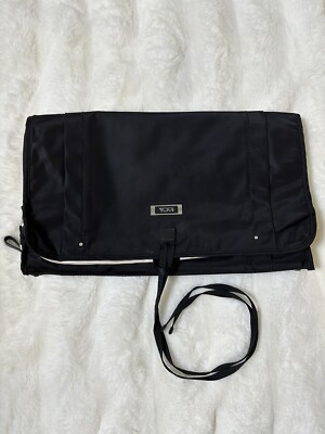 TUMI Intimate Hanging Case In Great Condition. See Photos For More Details