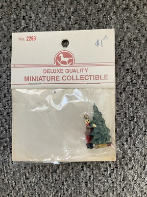 Vtg Miniature Dollhouse Resin Figure Putting Up Christmas Tree #2293 NEW
