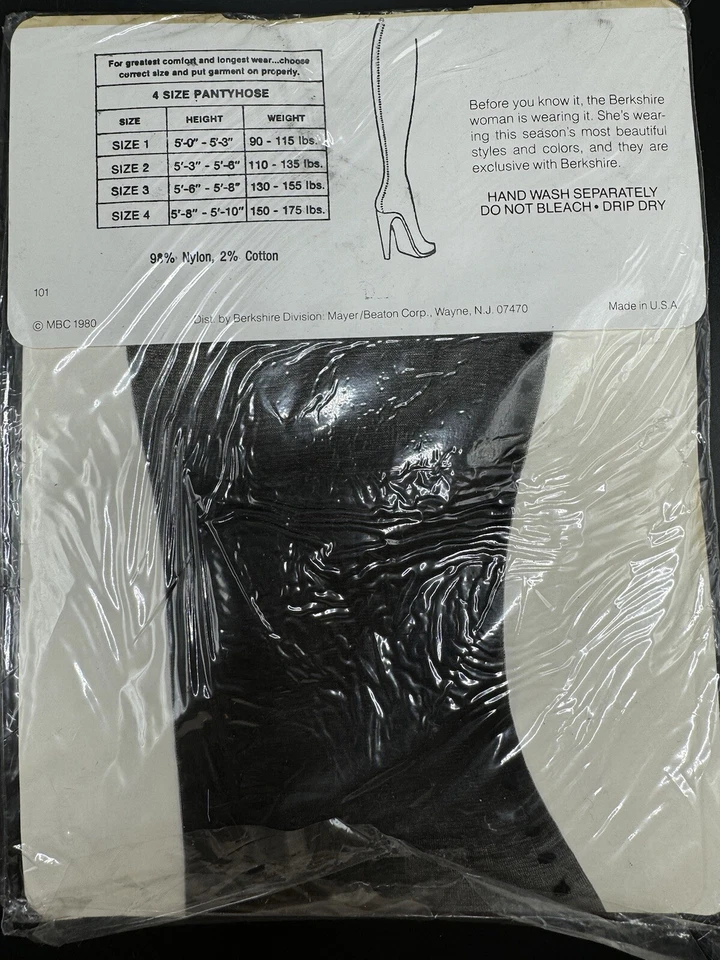 Винтажные колготки Berkshire Fashions Black Dot размер 1 (B-1034) - Изображение 3 из 4