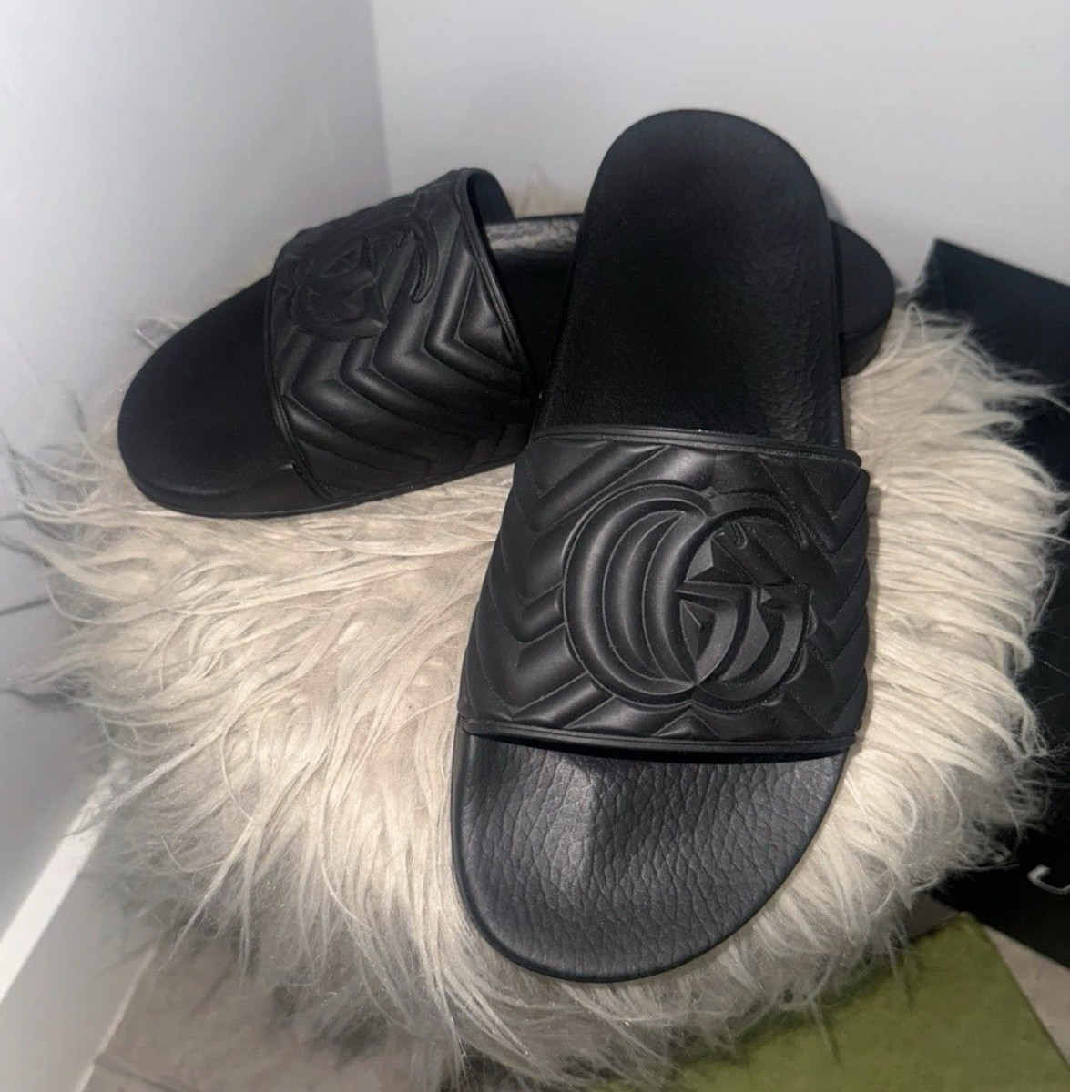 グッチ 742009 Logo Slide レザー シャワーサンダル ロゴ 黒色 Gucci Men's Black Logo Slide Sandals US 7 Rubber Upper New with