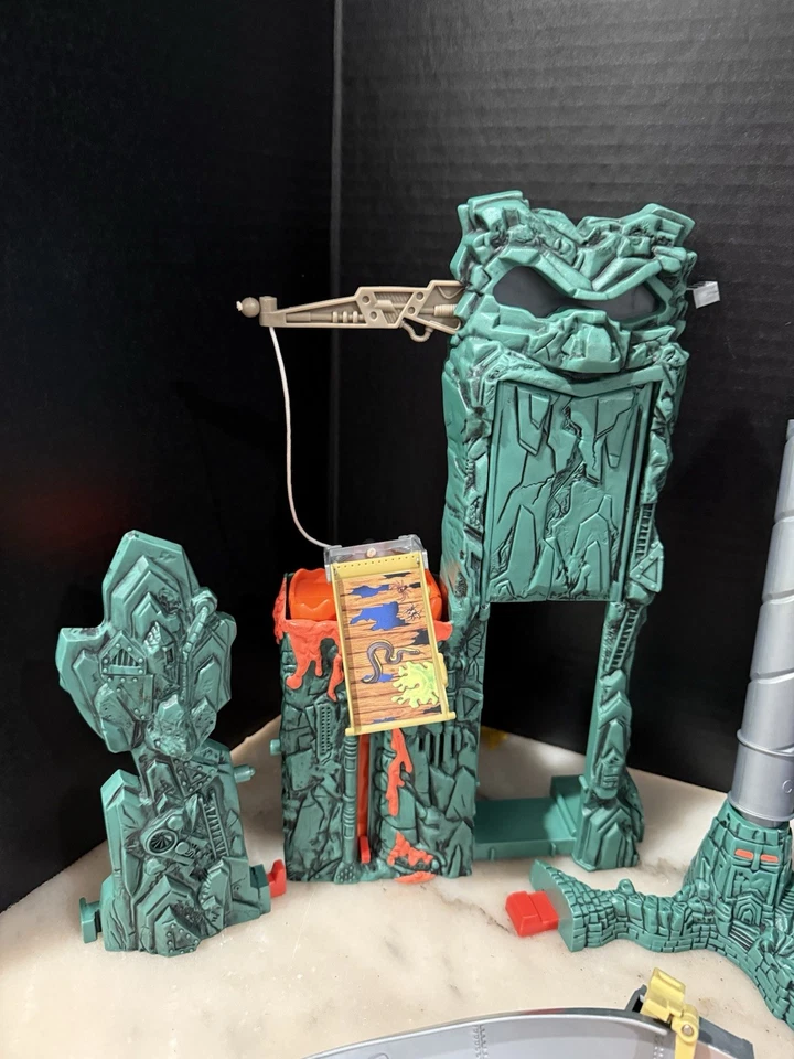 Hot Wheels Tiki Torcher 2003 Playset Incompleto Para Peças Ou Reparo Sem Som - Imagem 2 de 4