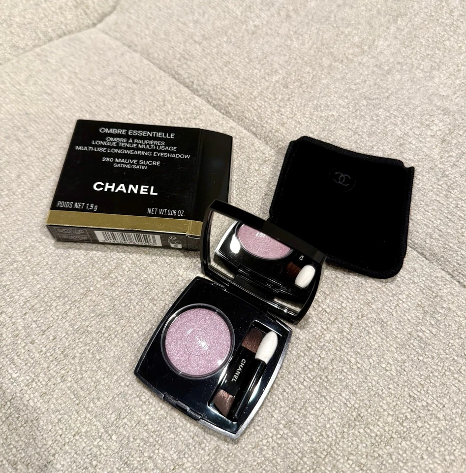 Sombra de ojos Chanel OMBRE ESSENTIELLE multiuso de larga duración 250 malva Sucre nueva con caja Foto 3 de 4