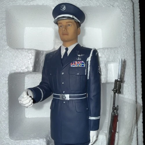 Hasbro G.I.Joe "Our Finest Hero's Series" - " U.S. Air Force " LE Statuette