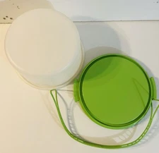 Tupperware cake carrier lime green / white Tupperware w/ handle 683 684 624