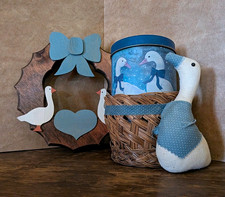 Country Goose Lot, Plush Wicker Basket / Meta...