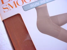 Warner's Blissful Benefits Sheer Nude Tight Size Medium Shaping Run Resistant