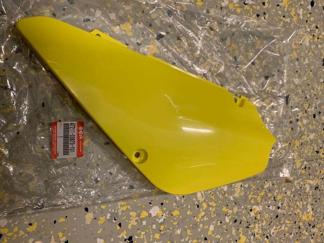 NOS Suzuki L.H Side Cover 47211-03B70-YU1 RM85 RM85L RM80 RM85L6