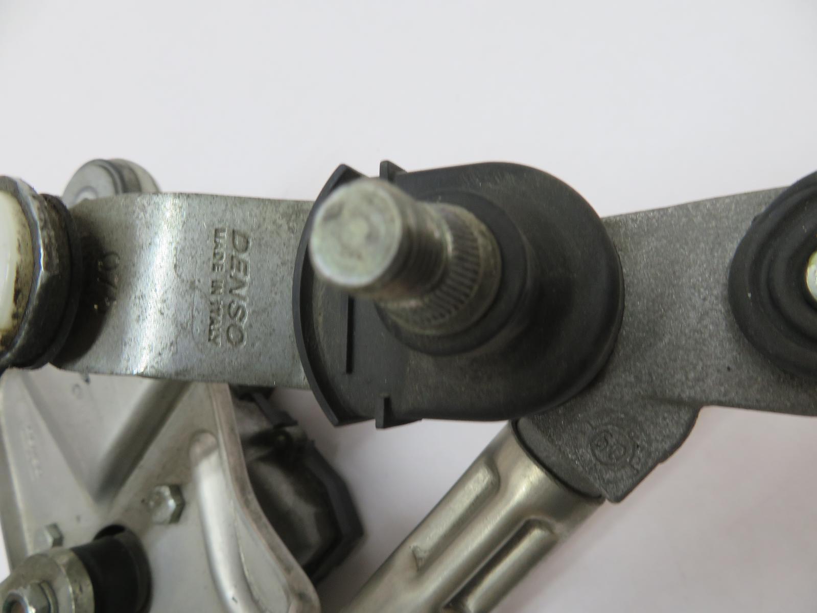 2010 FERRARI CALIFORNIA FRONT WINDSHIELD WIPER MOTOR LINKAGE ASSY OEM 84108900