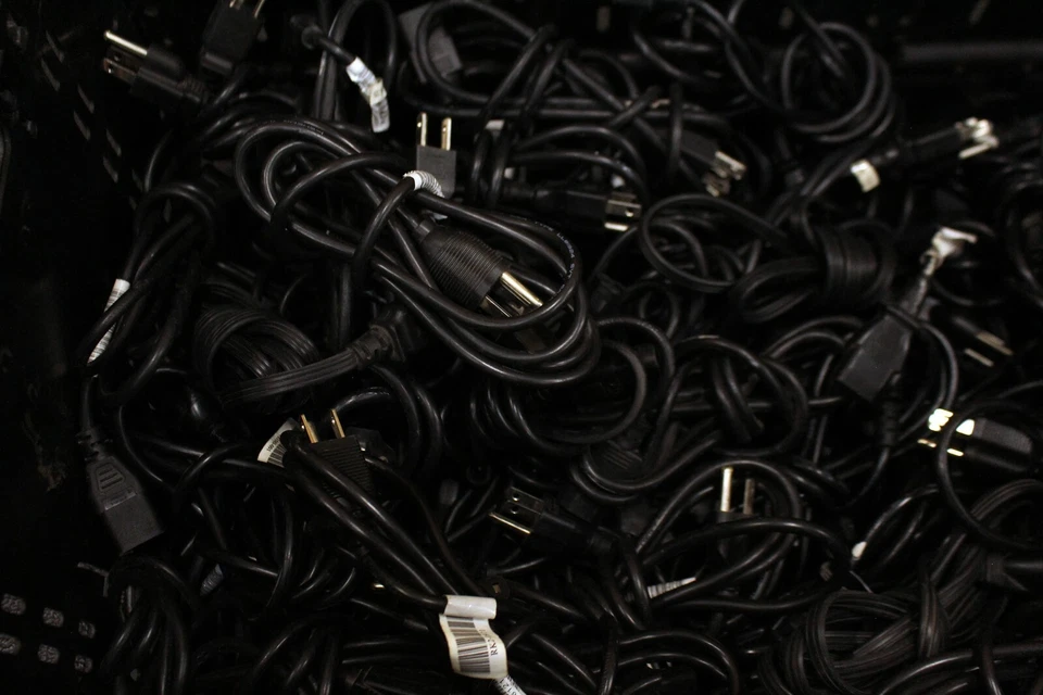 Lote de 100 cables de alimentación de CA de repuesto de 3 clavijas enchufe de EE. UU. para PC de escritorio Xbox Cisco Foto 2 de 4