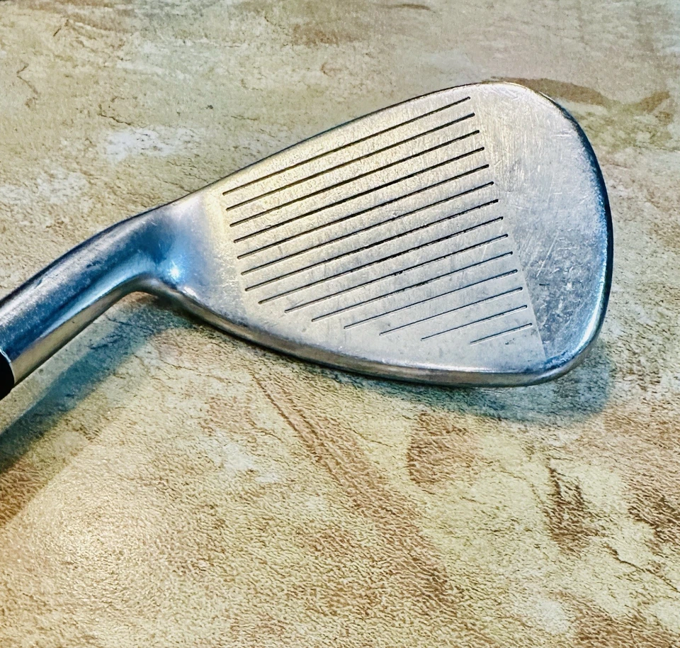 Cuña Titleist AP1 GW S300 rígida flexible acero diestro 47 grados Foto 3 de 4