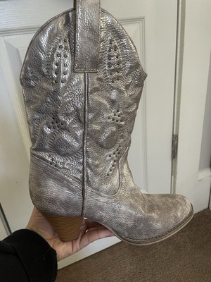 Very Volatile Cowboy Western Boots. Metallic Champagne Cowboy Size 7.5