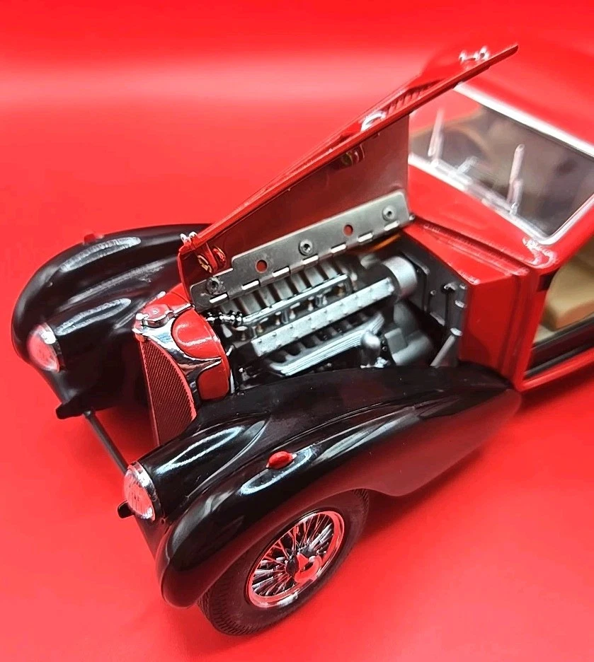 Franklin Mint 1/24 Scale 1936 Bugatti Atalante Type 57SC Red / Black Diecast New - Image 3 of 4