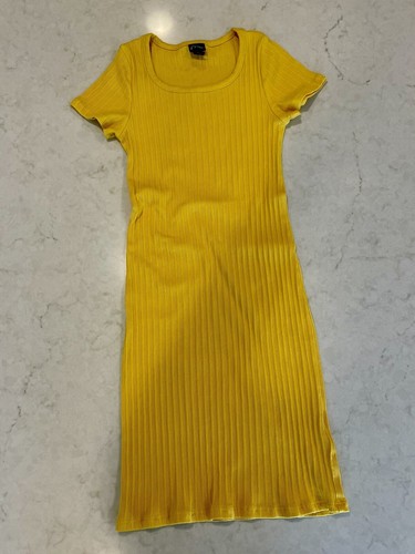 Preowned Girls Size 10 Dress, Sweaters, Shorts - Picture 8 of 16