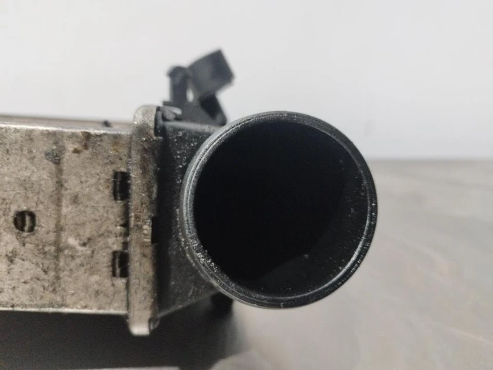 8E0145805S Echangeur Air pour AUDI A4 CABRIOLET (8H) 2.0 TDI 2008 855528 - Photo 2/4