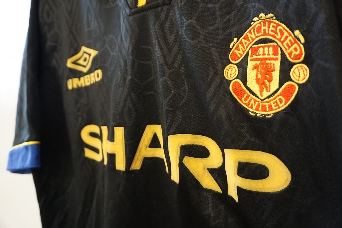 Vintage Manchester United Umbro Sharp Jersey Shirt Mens Vintage Manchester United Umbro Sharp Jersey Shirt Mens