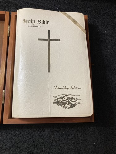 Holy Bible Concordance Friendship Edition with Cedar Box 1971 - Picture 9 of 11