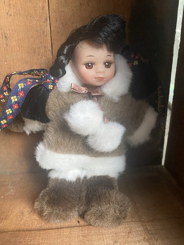 Alaskan Friends 7 Zoll Puppe Spielzeug Polarkreis Kunstfell Eskimo Mädchen - Bild 2 von 6