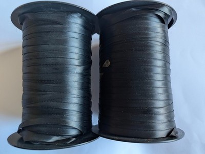 RESTPOSTEN: 2 fast volle Rollen 7mm schwarzes doppelseitiges Satinband