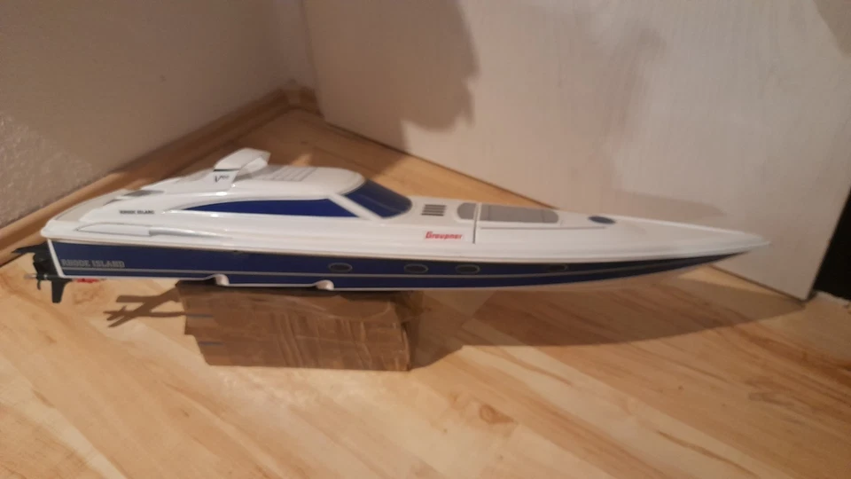 Graupner RHODE ISLAND RC- Luxusjacht - Bild 2 von 4