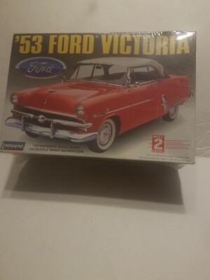 LINDBERG 1/25 réf: 72321 - FORD CRESLINE CONVERTIBLE 1953 INDY PACE CAR