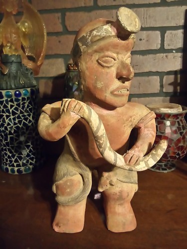 14" Western Mexico Pre-Classic Style Reproduction Clay Warrior Figure (Modern) - Picture 16 of 17