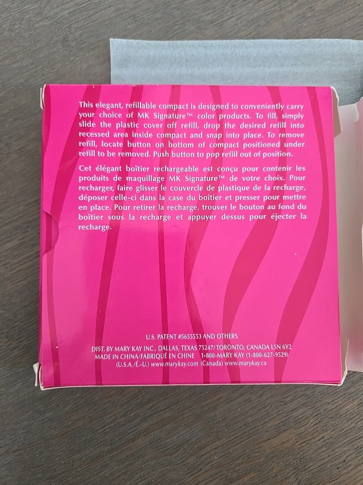 Nuevo Espejo Recargable Mary Kay Signature Compacto Personalizado 9004 4 3/4" X 4 3/4" Foto 3 de 4