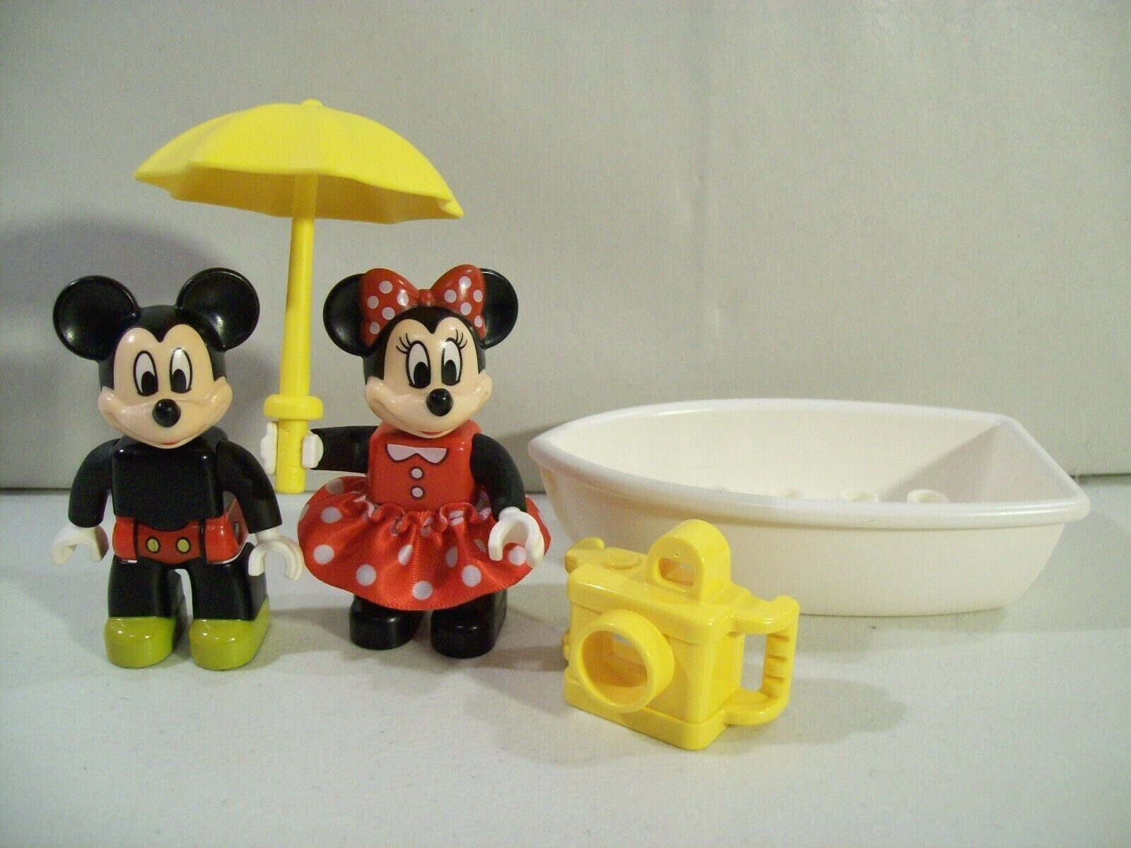 mickey duplo boat