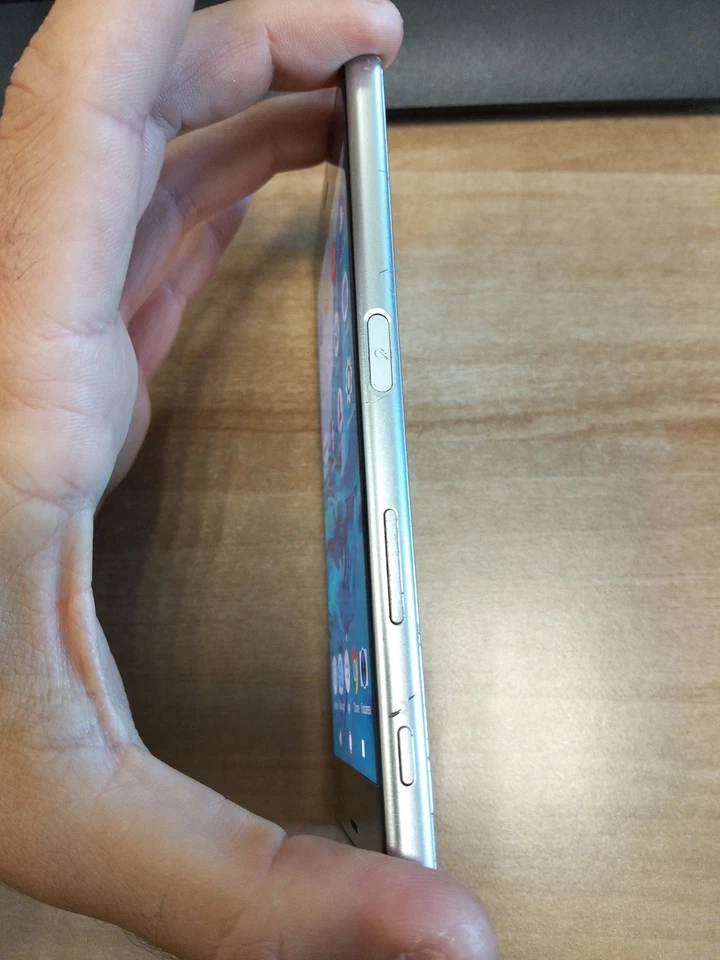 Sony Xperia XZ 32GB LTE 4G F8331 - Immagine 3 di 4