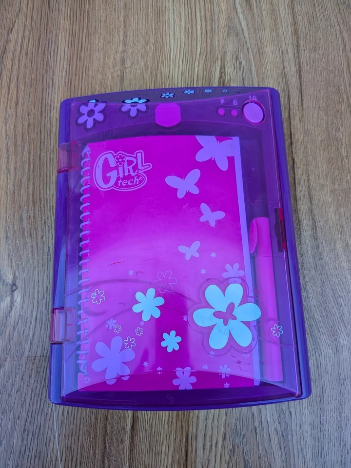 Bolígrafo y cuaderno Mattel Girl Tech Password Journal tinta invisible electrónica rosa Foto 4 de 4