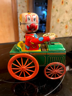 Crazy Clown Drive a Car Tin Toy Wind Mechanism Yoneya Yone Made in JAPAN