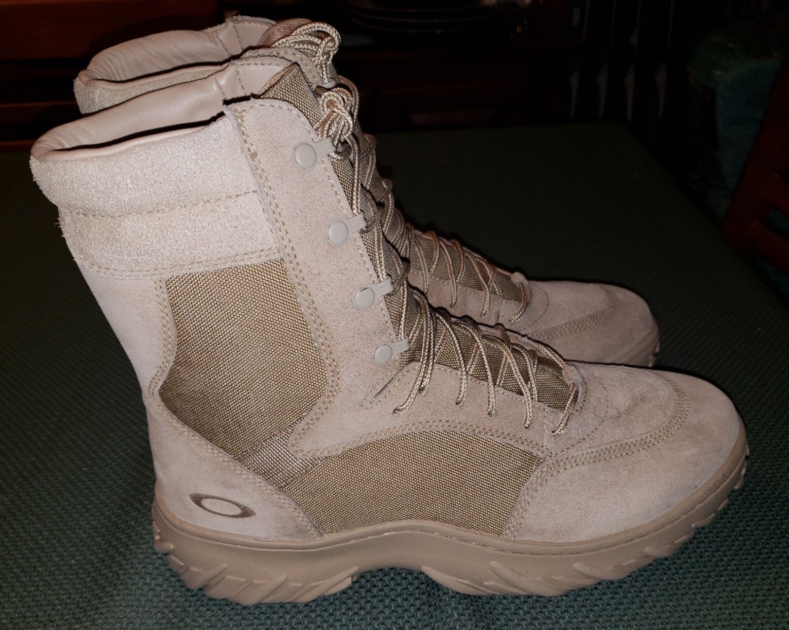 oakley desert boots