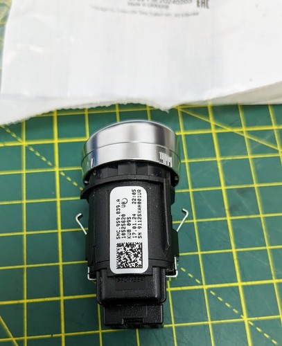 Genuine VW Tiguan Start Stop Button Ignition Switch - 5NC959839A 3Q7 NEW RHD - Picture 3 of 5