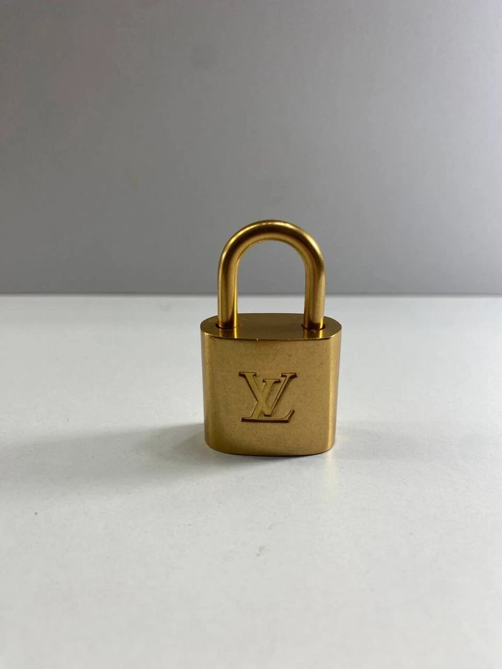 Trava Louis Vuitton PadLock 2 chaves latão ouro número 315 - Imagem 2 de 4