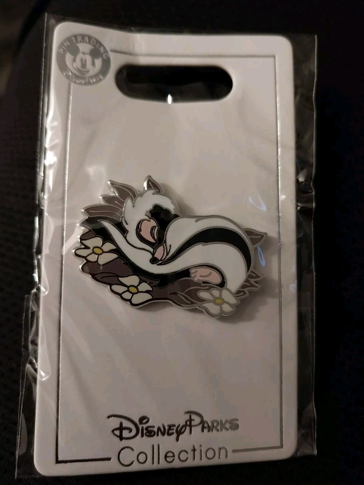 Disney Pin Trading Sweet Dreams Mystery Pin Bambi Flower Skunk Sleeping Flowers