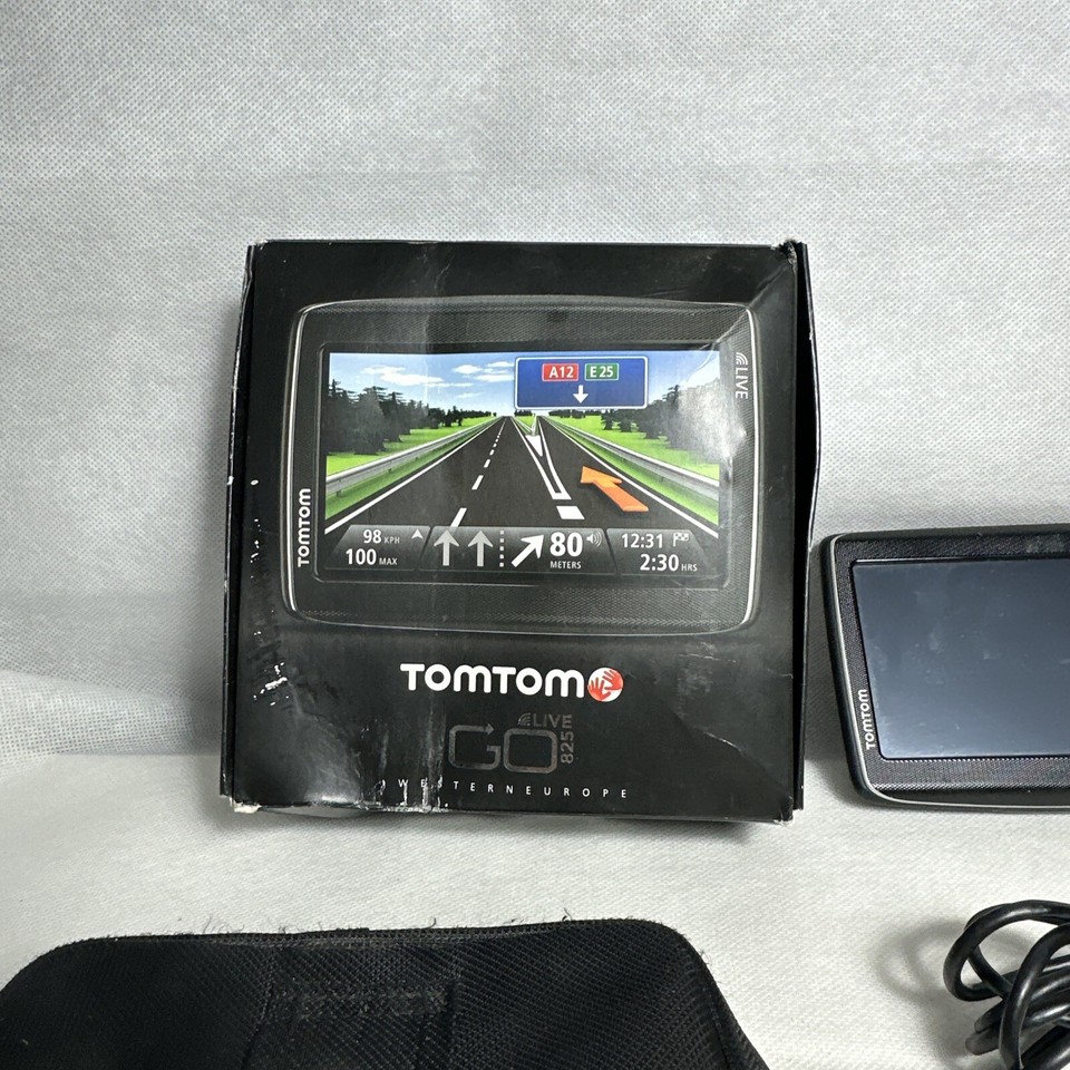 Tomtom Go Live 825 Sat nav + Accessories eBay
