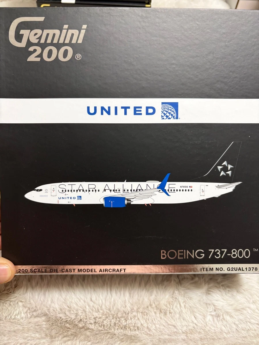 GeminiJets Boeing 737 1:200 Scale Diecast Aircraft & Spacecraft