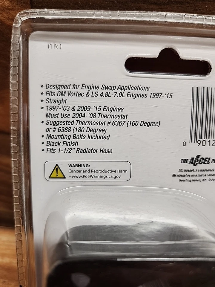 Cuello recto de agua Mr Gasket 2671BK GM LS, acabado negro. GM LS y Vortec Foto 4 de 4