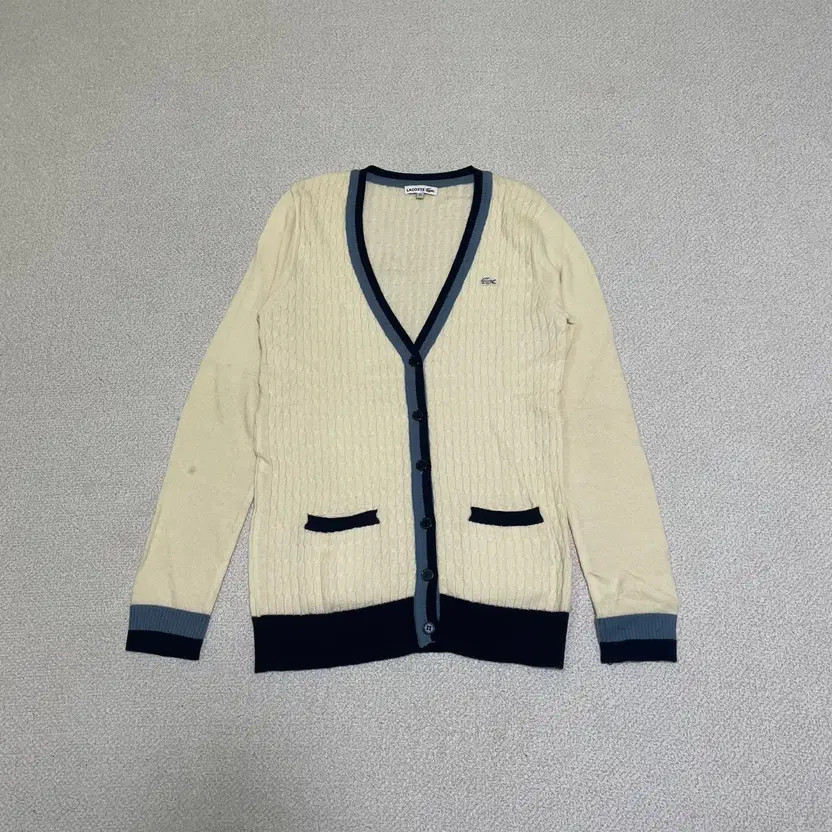 Lacoste Women's Cardigan N.2019 - Size 95 M, Good Condition thumbnail 6