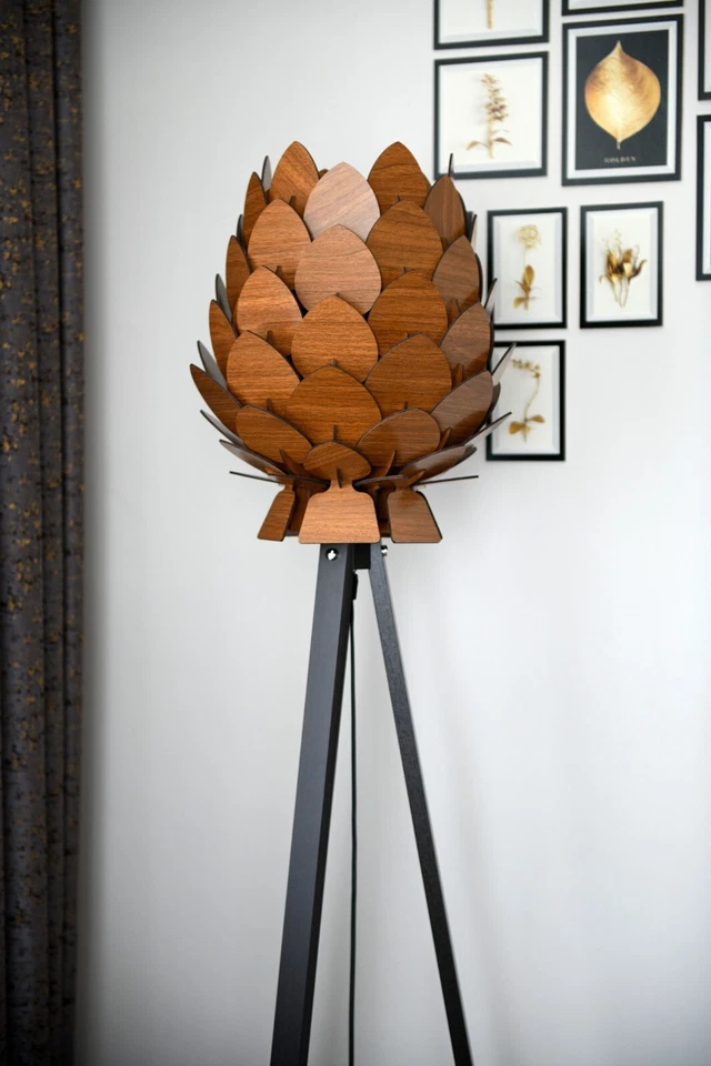 Lámpara de pie de diseño de piña de madera natural, lámpara de pie de piña de madera natural Foto 2 de 4