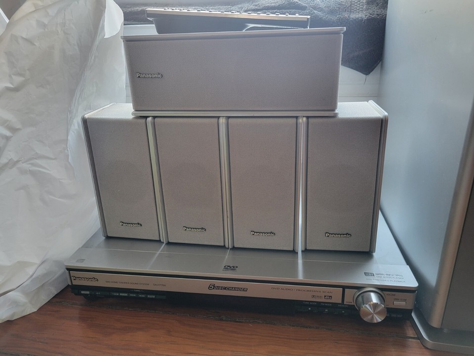 Panasonic SAHT700 DVD 5.1 Home Theater System Complete All Wires
